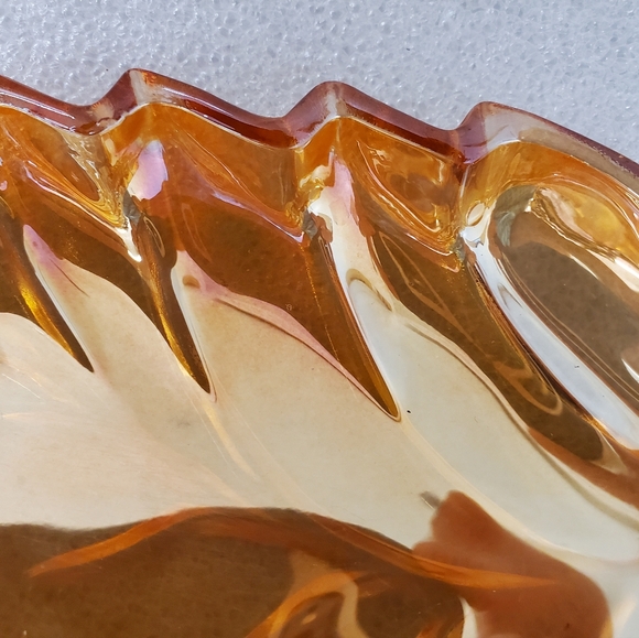 Set Of 3 Dishes, Jeanette Marigold Carnival Glass, Leaf Shape, Stackable - Picture 5 of 10